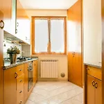 Flora Apartment *