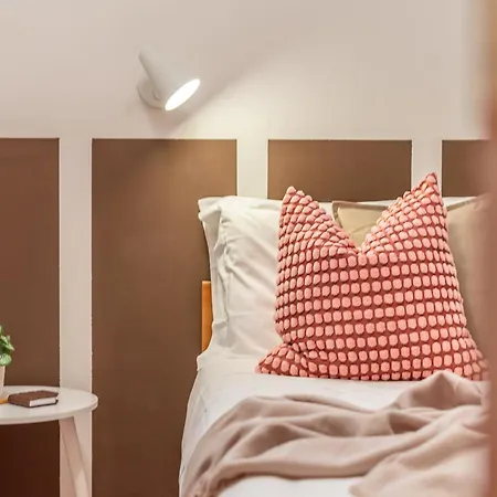 Flora بيرودجا