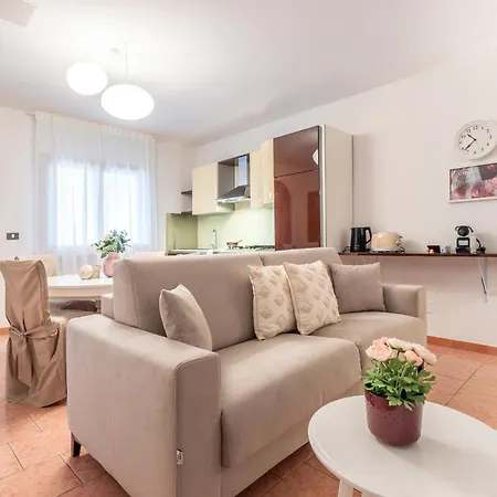 Flora Apartman