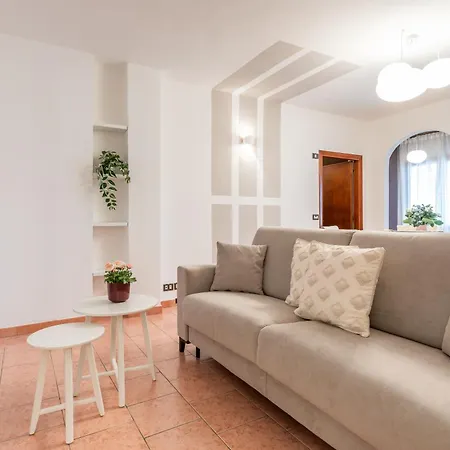 Flora Apartman *