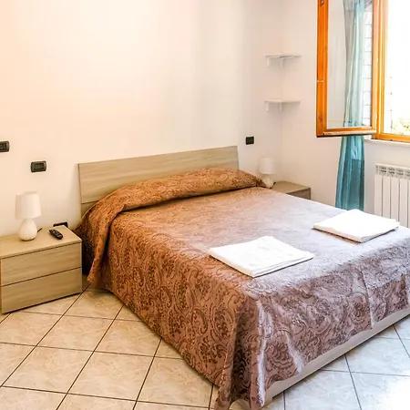 Flora Apartment